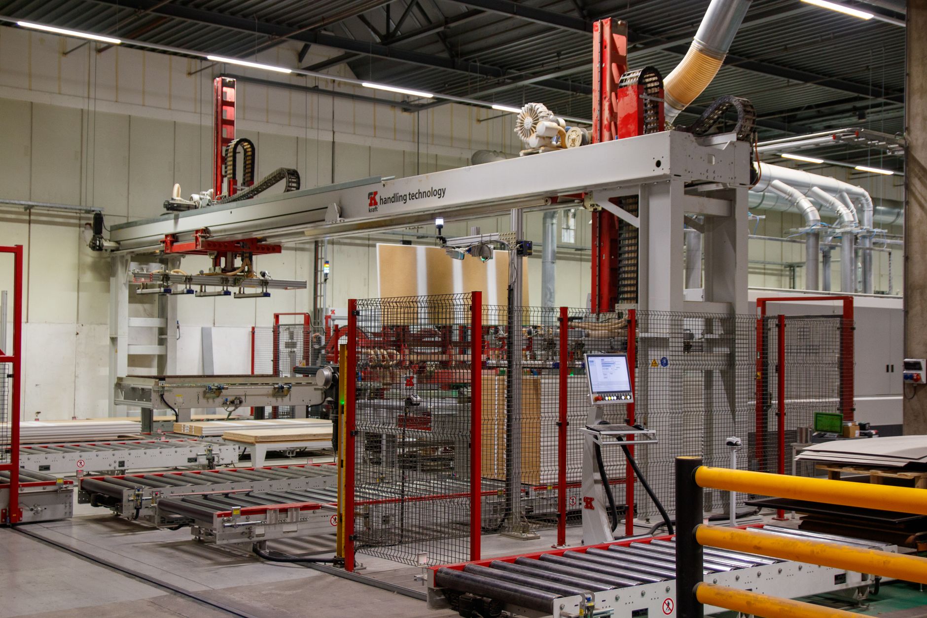 Automatisierte Fertigungslinie in einer modernen Fabrik